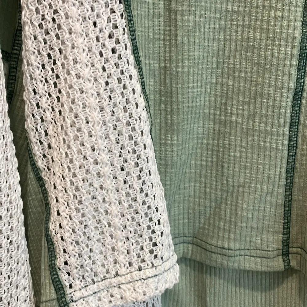 Crochet Detail Exposed Seam Oversized Top Pullover V Neck drop shoulder NWT Green Size undefined - Image 3