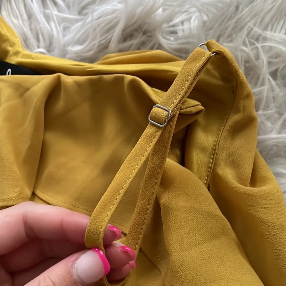 Yellow Lulus Dress - Image 3