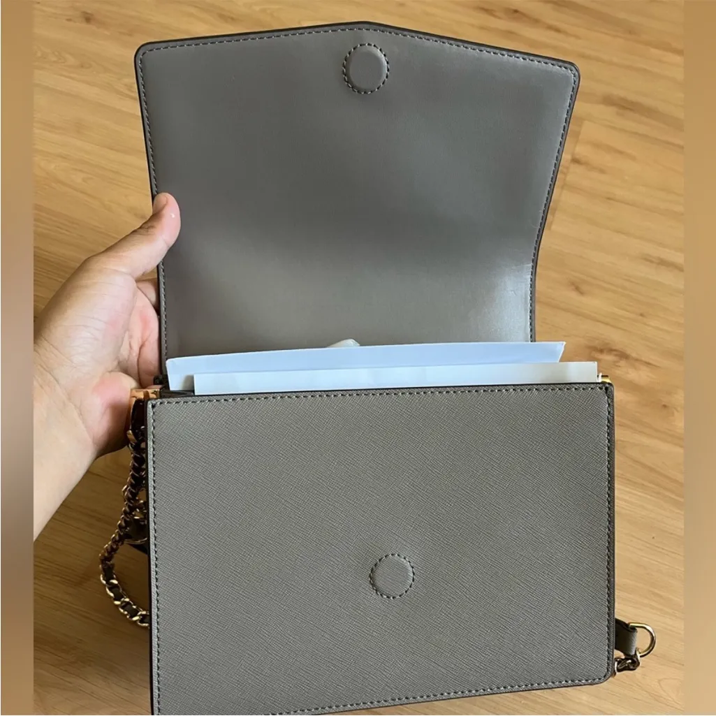 Tory Burch ROBINSON CONVERTIBLE
SHOULDER BAG - Image 11