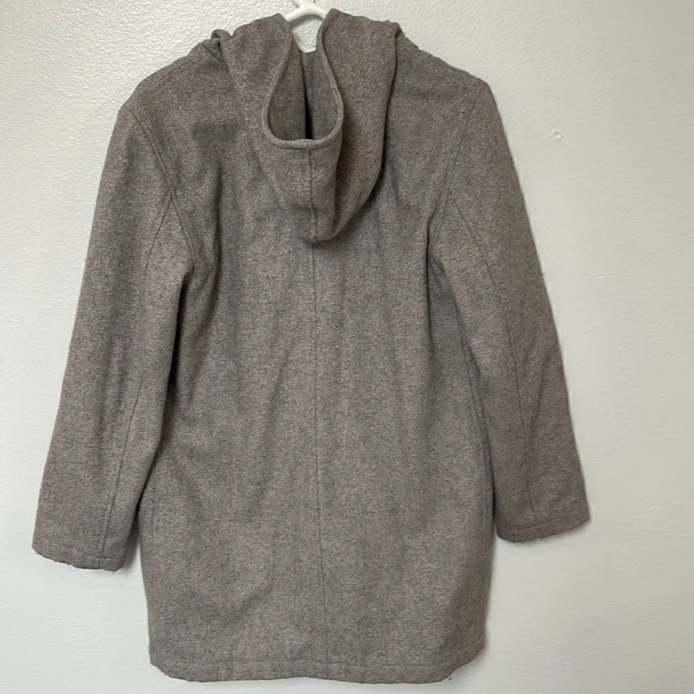 L.E.I. Wool zip up 3/4 length coat. Quilted interior. Size M. Gray Size M - Image 2