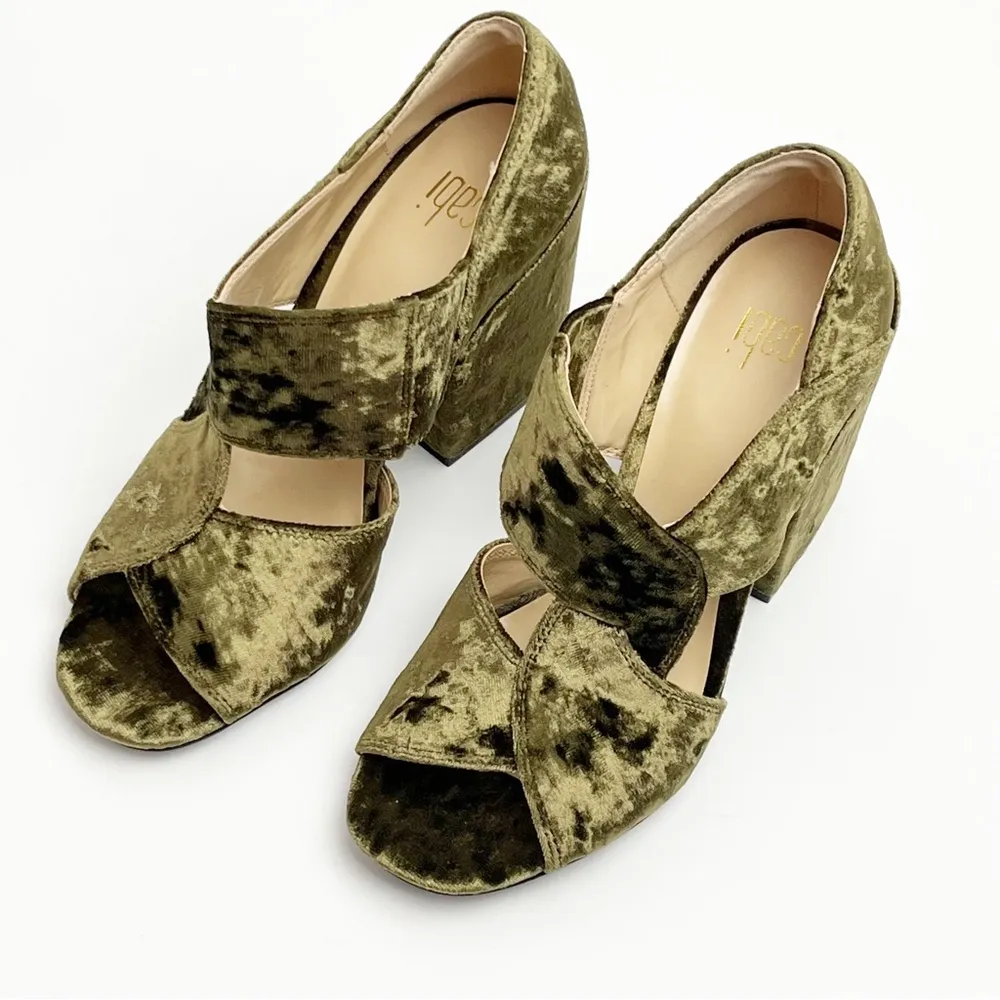 CABI Interlock Moss Green Velvet Open Toes Chunky Block Heels #6016, Size 7 - Image 4