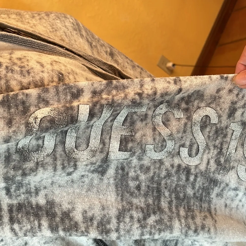 Guess 1981 Hoodir - Image 3