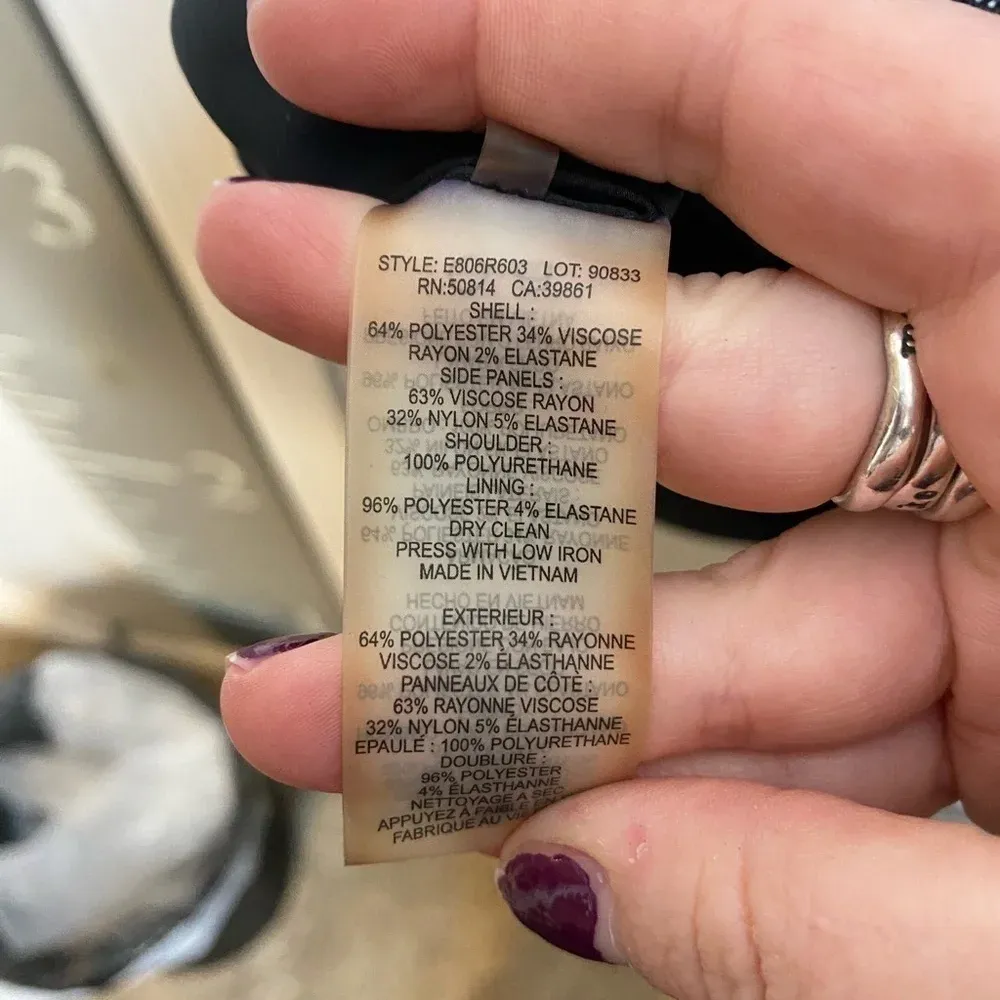 ELIE TAHARI‎ Mixed Media Sheath Dress Black/Gray With Leather Shoulder Detail - Image 6