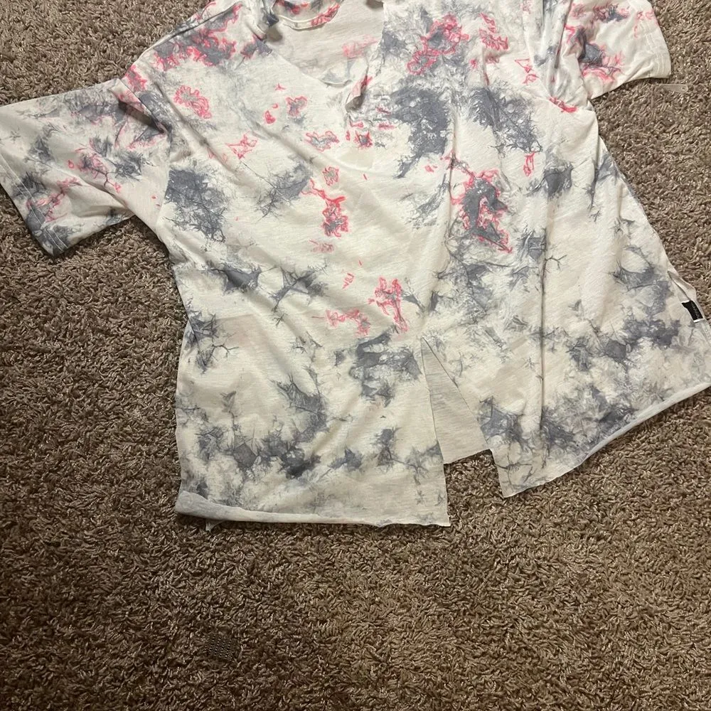 Multicolored Floral Crew Neck Flutter Sleeve T - Image 4