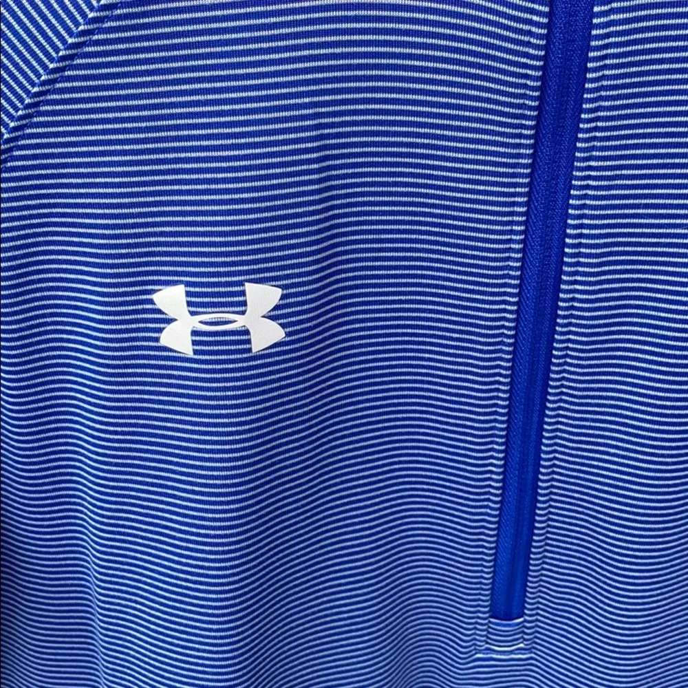 Under Armour half zip long sleeve top, Medium - Image 2
