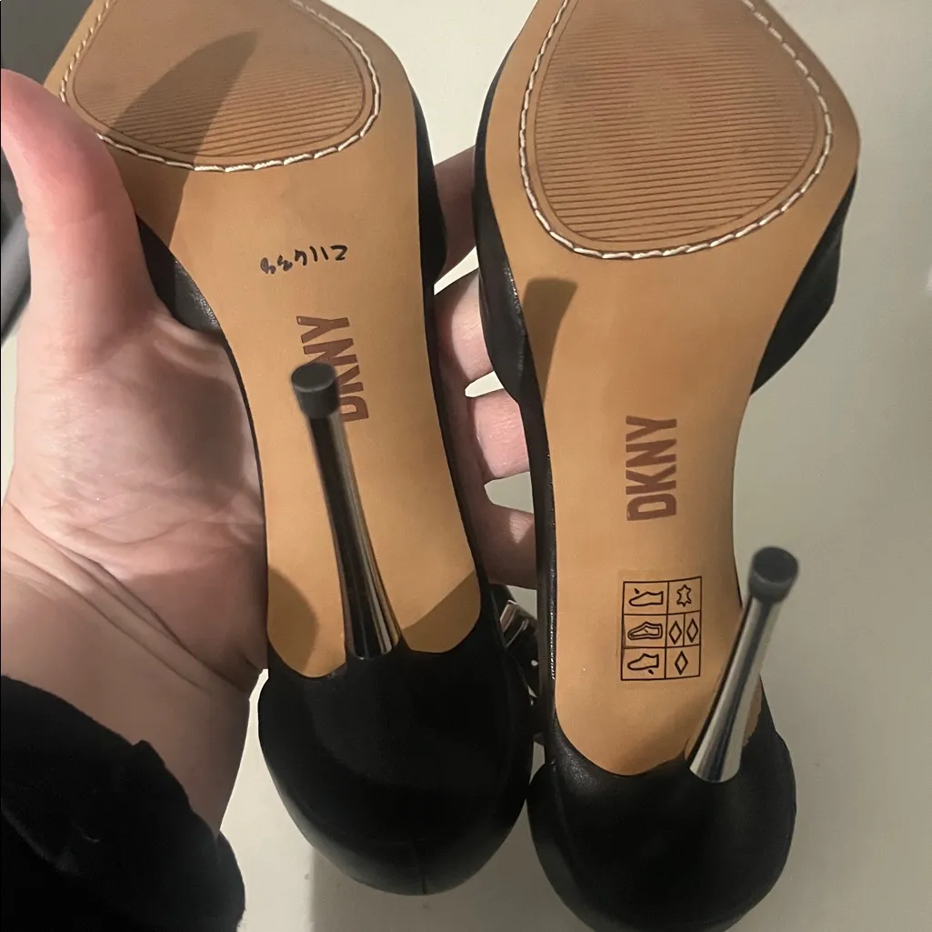 DKNY Veata Pointed Toe Slingback Pump Black Metallic Silver Size 7 Stilettos - Image 6