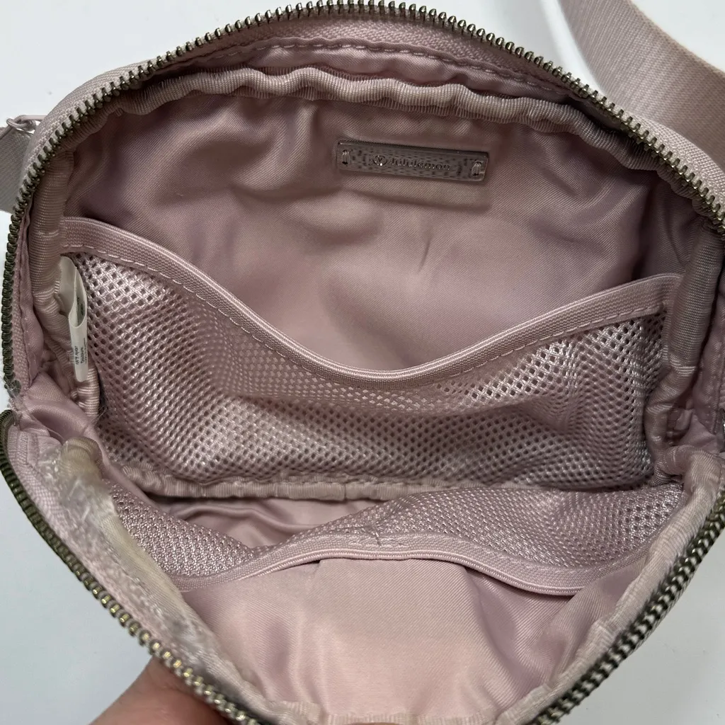 Lululemon Everywhere Belt Bag in Ribbed Very Light Pink Silver Hardware - Image 5