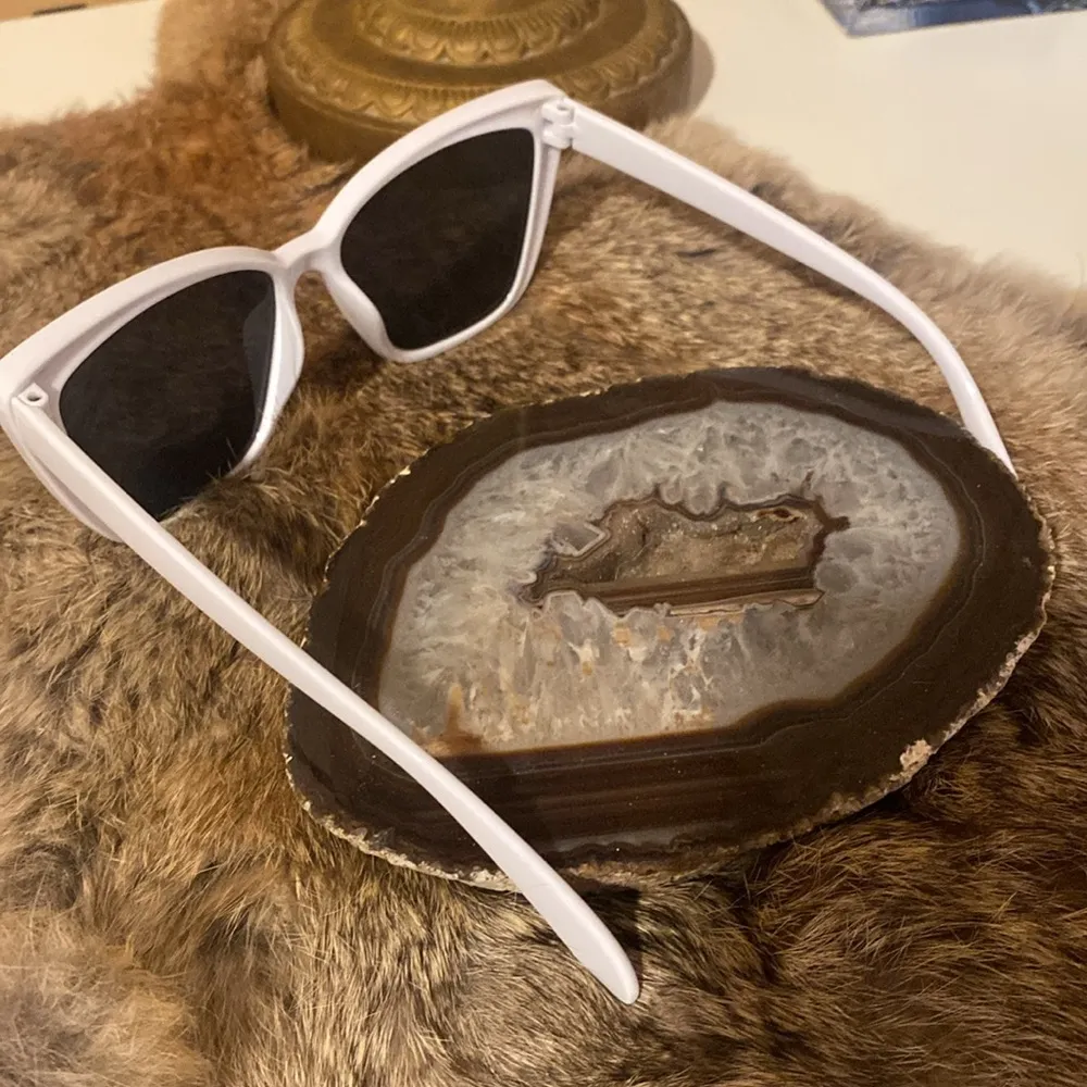 New Without Tag White Fashion Sunglasses - Image 3