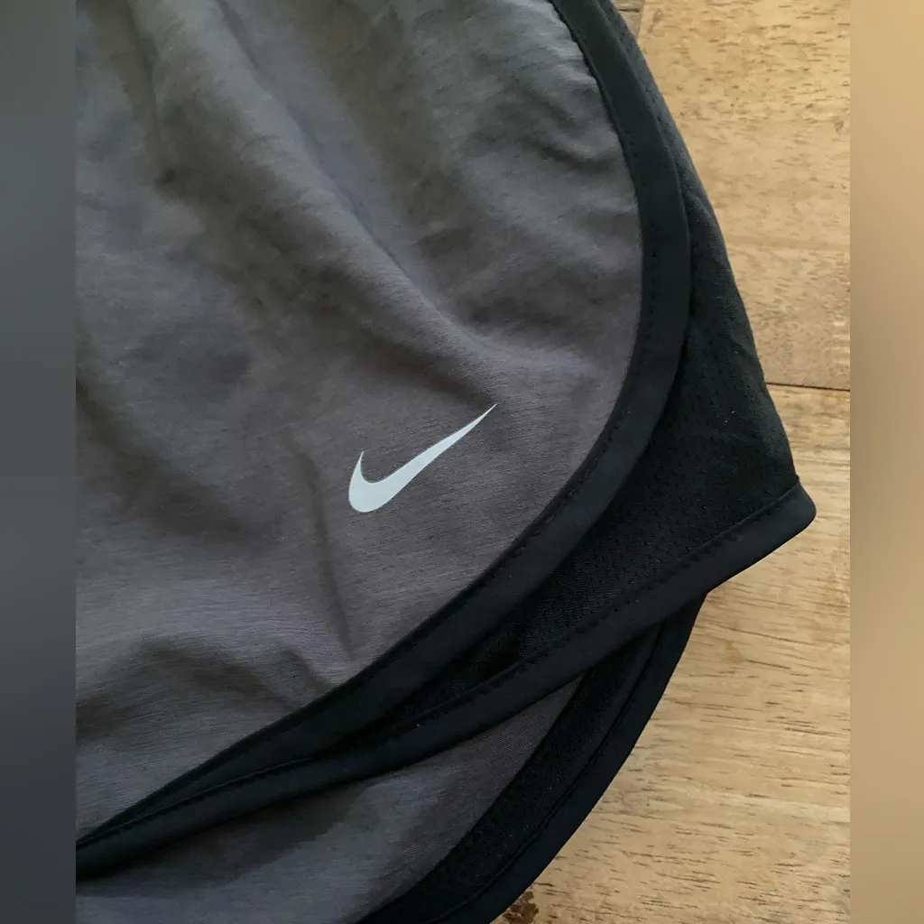 Nike Tempo Women’s‎ Sz XS Wolf Grey/Black Poly Running Shorts - Image 8