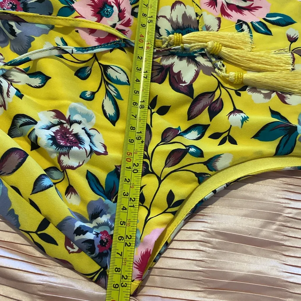 Kate and Mallory Women’s lightweight yellow floral tasseled jumper size XL - Image 11