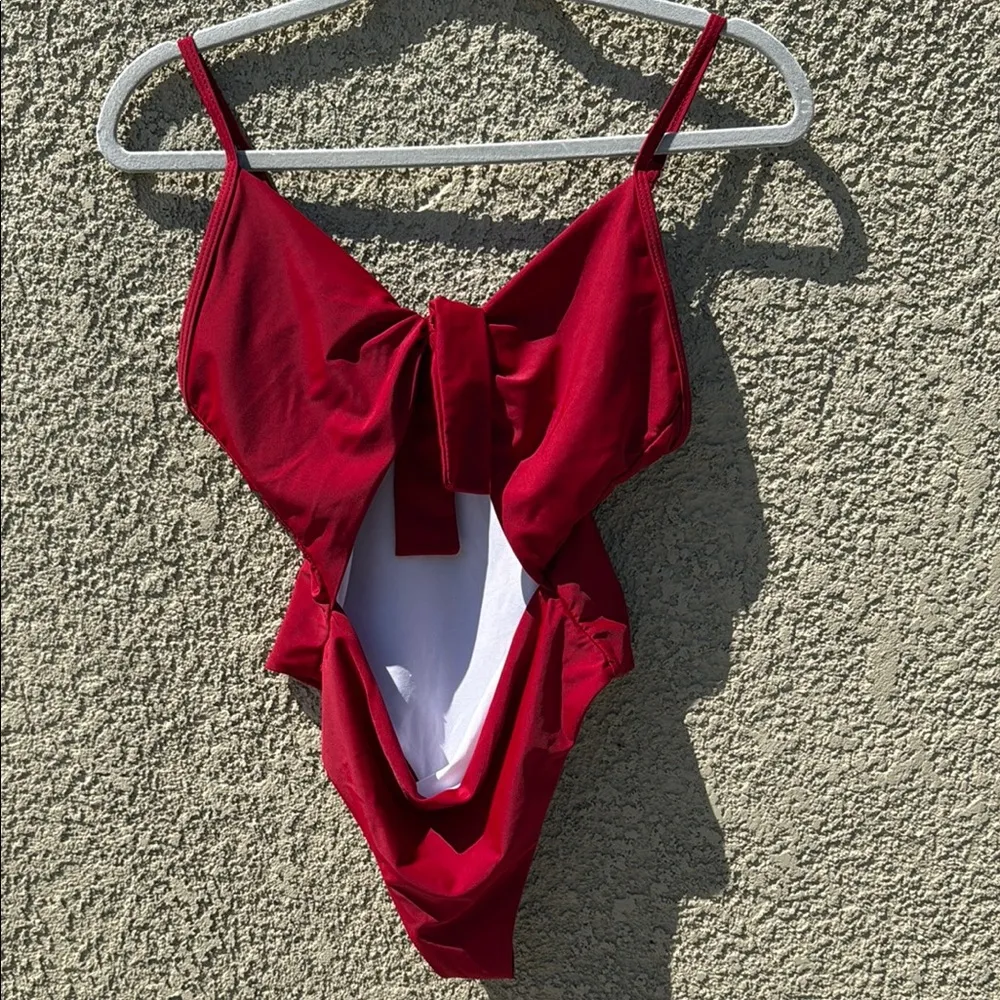 Chic Red One - Image 12