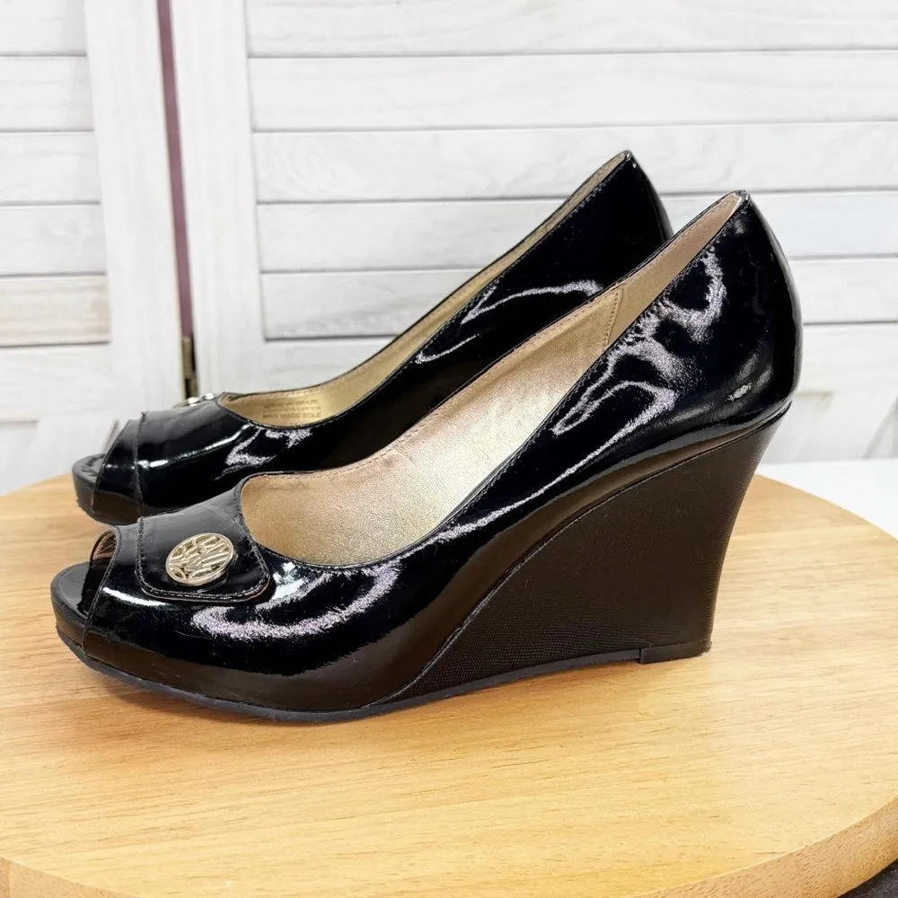 Lilly Pulitzer Patent Leather Peep Toe Wedge Heels Black 36.5‎ US 6 - Image 4
