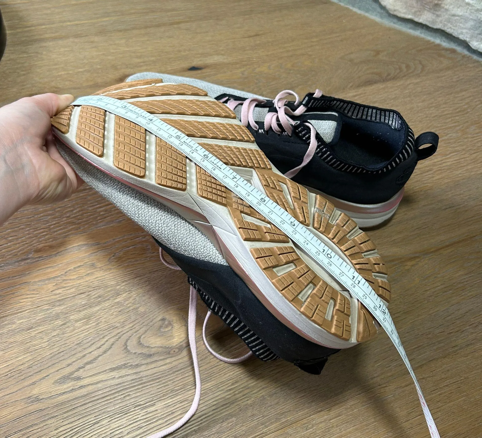 Brooks women’s size 11 Ricochet DNA running shoes - Image 8