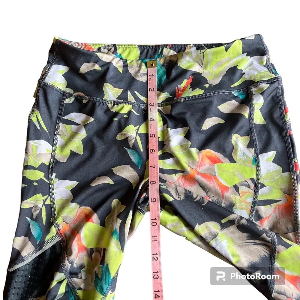 Avia Womens Active Allover Print Performance Capri Legging with Mesh- Size Small - Image 9