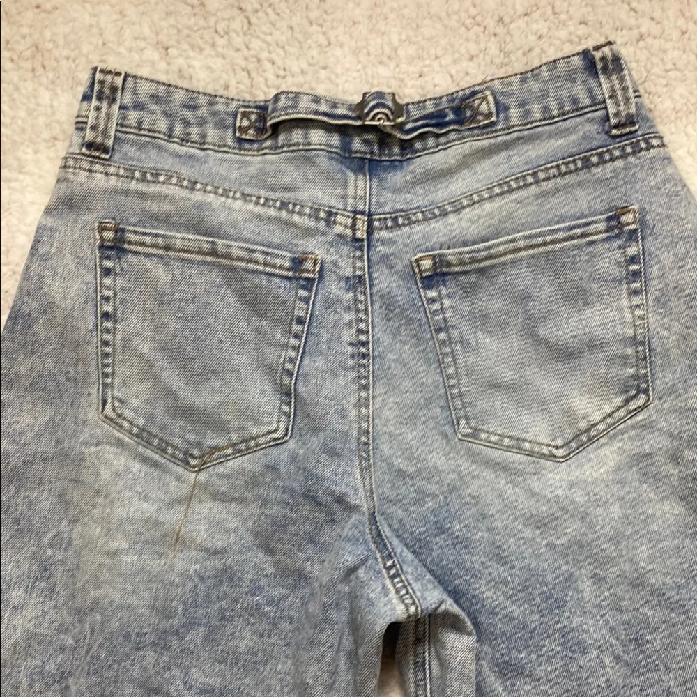 Love Cult Wide Leg Jeans – High Rise Light Wash – Size 9 Blue - Image 5