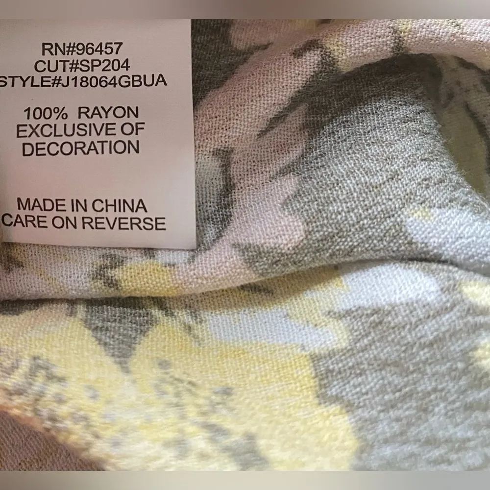 New Floral Slip Dress MIDI Junior’s Medium Side Slit lightweight Summer Yellow Size undefined - Image 3