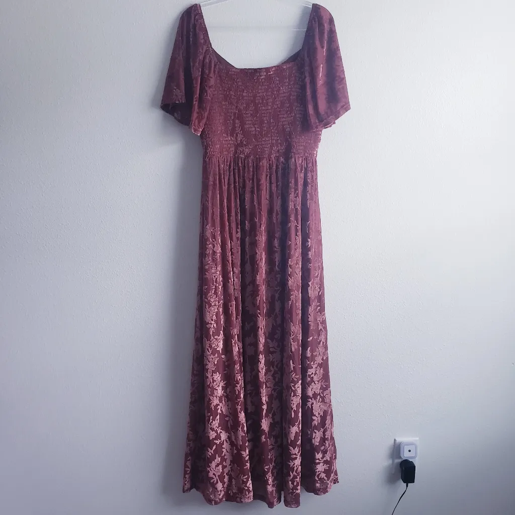 Everley Velvet Maxi Dress Flutter Sleeve New Without Tags - Image 7