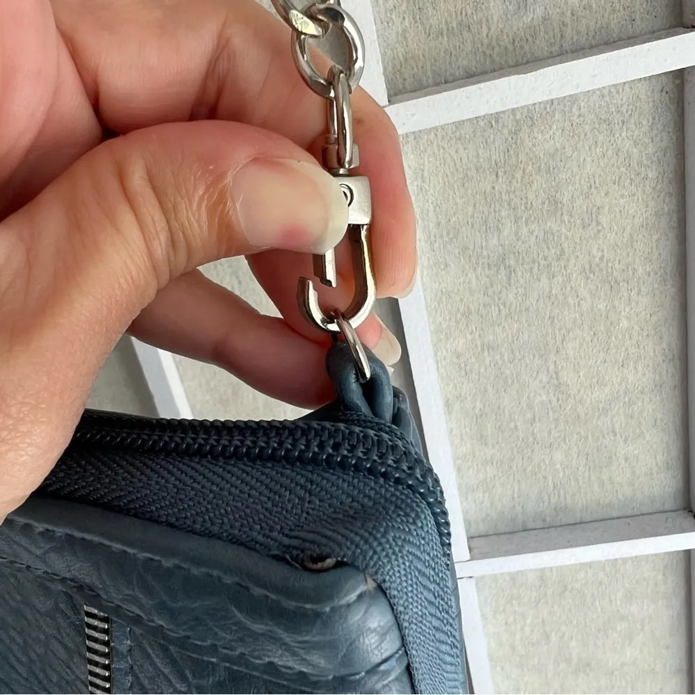 NWOT Jessica Simpson Mason top zip crossbody bag cornflower blue - Image 5