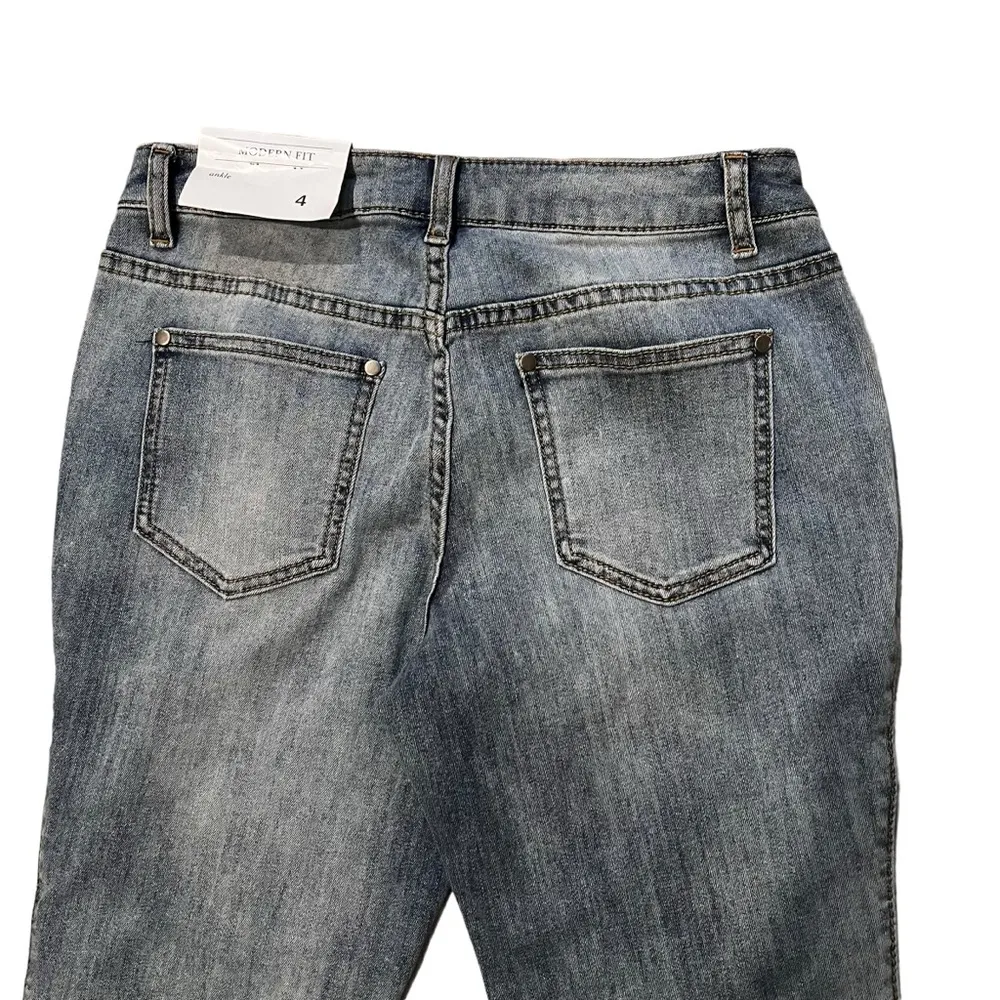 NWT, Christopher Banks Modern Fit Embroidery Detail Ankle Jeans, Sz 4 - Image 5