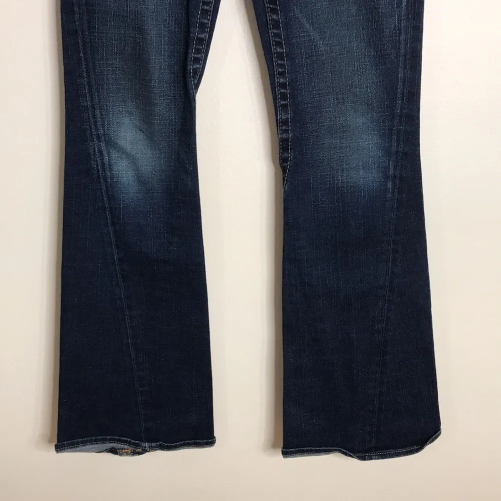 True religion Joey ladies dark denim wash boot cut jeans size 30 made in USA - Image 3