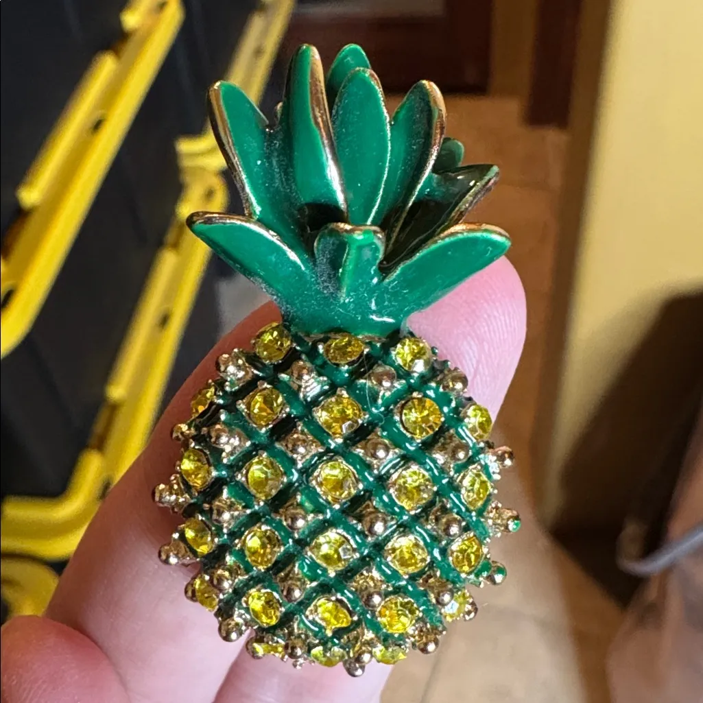 Vintage Enamel & Crystal Pineapple Brooch Green Gold Tropical Statement Pin - Image 8