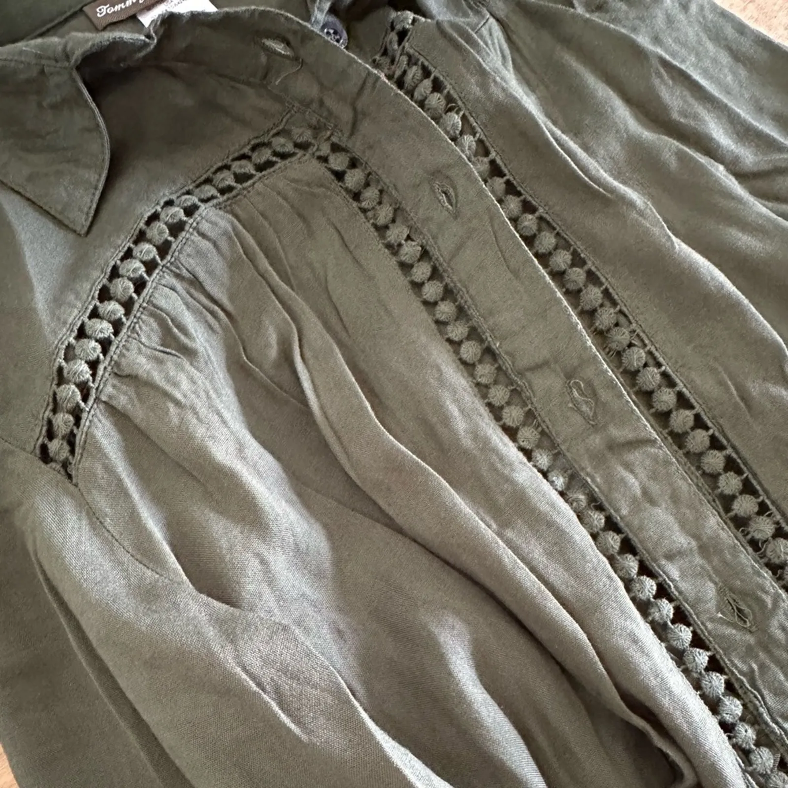 $98 new - Tommy Bahama button down shirt - green - Image 6