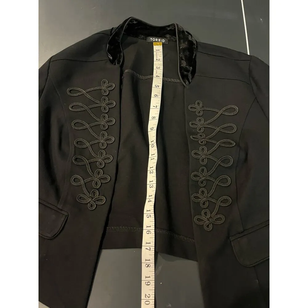 Torrid Women's Black Cropped Military Jacket Embellished Lightweight Size Xlarge - Image 6