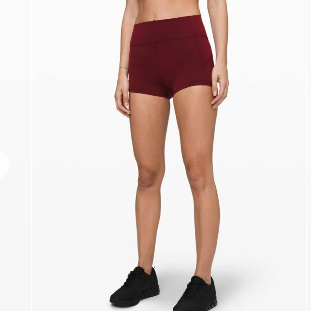 Lululemon In Movement Short *Everlux 2.5"
Deep Rouge - Image 3