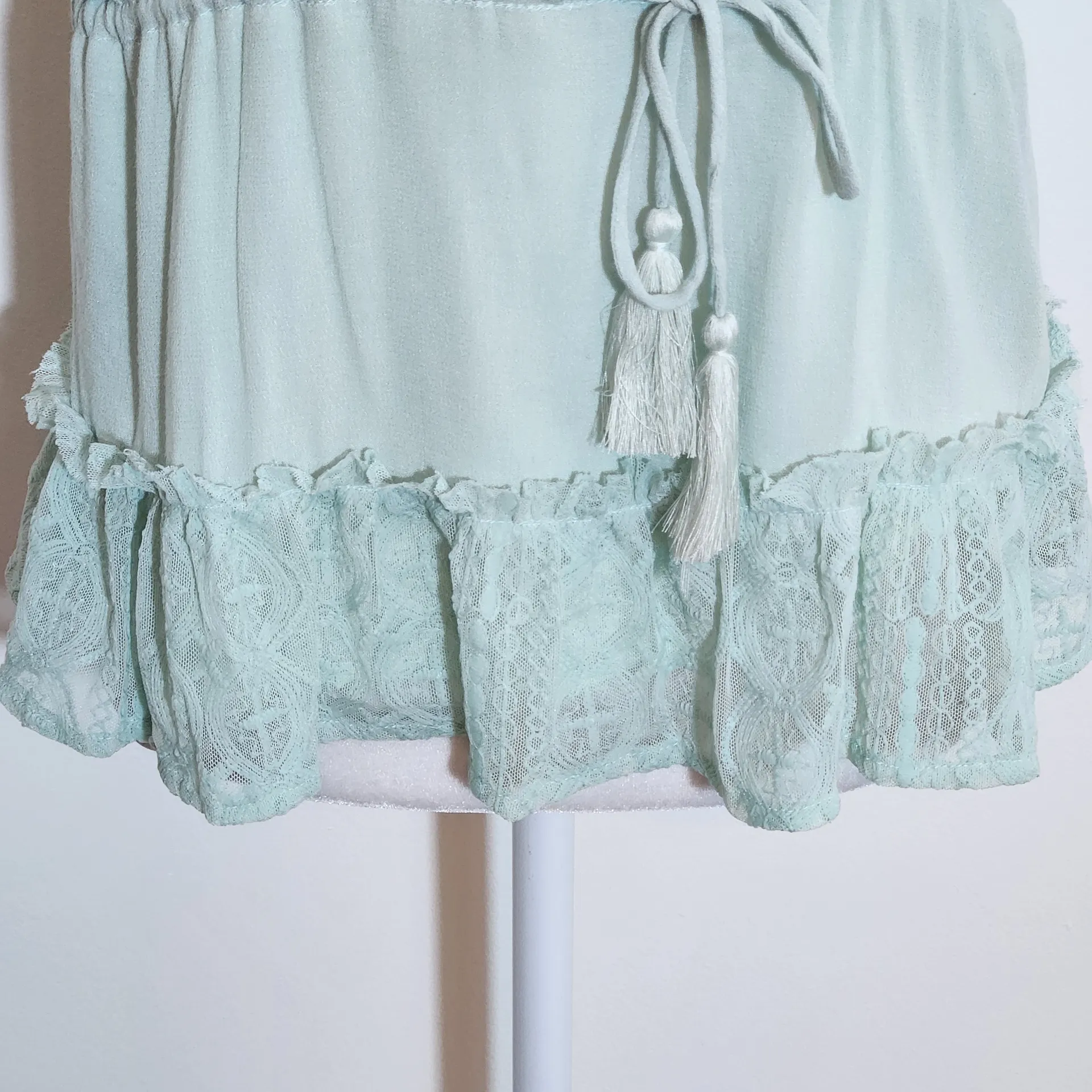 Honey Punch Mint Green Sleeveless Lace Trim Crop Top NWT Sz Small Green Boho Top - Image 2