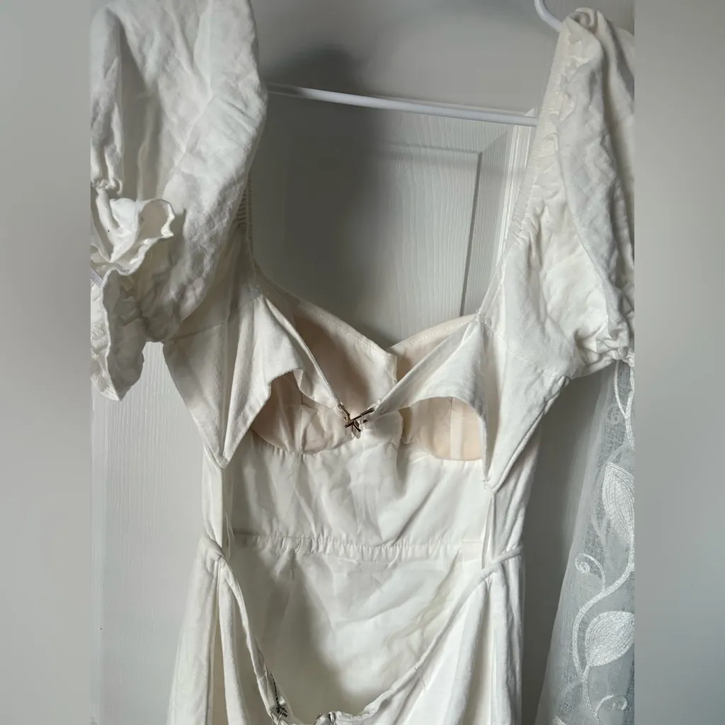 New NWT Here Comes the Sun mini dress back cutout puffy sleeves babydoll size M - Image 4