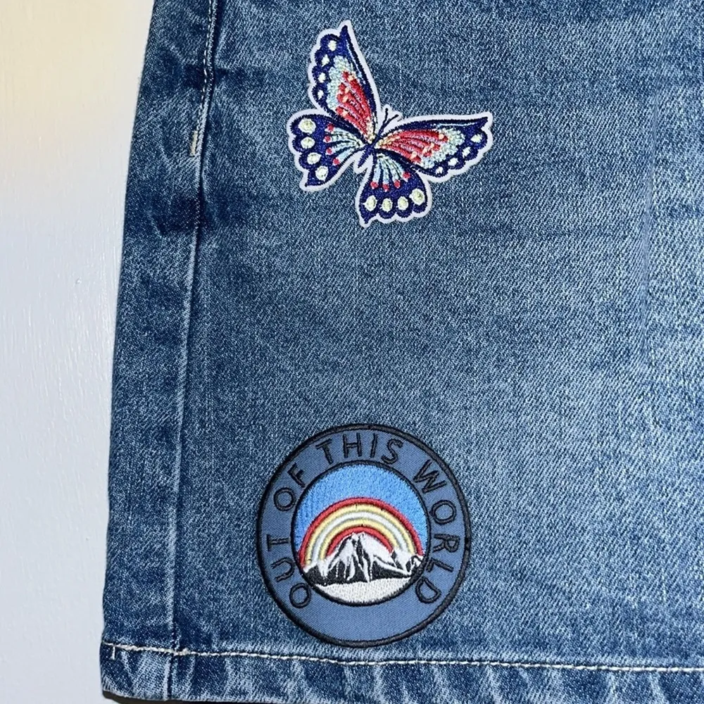 Wild Fable Denim Jean Mini Skirt w Retro Patch’s Women’s 16 Medium Wash - Image 4