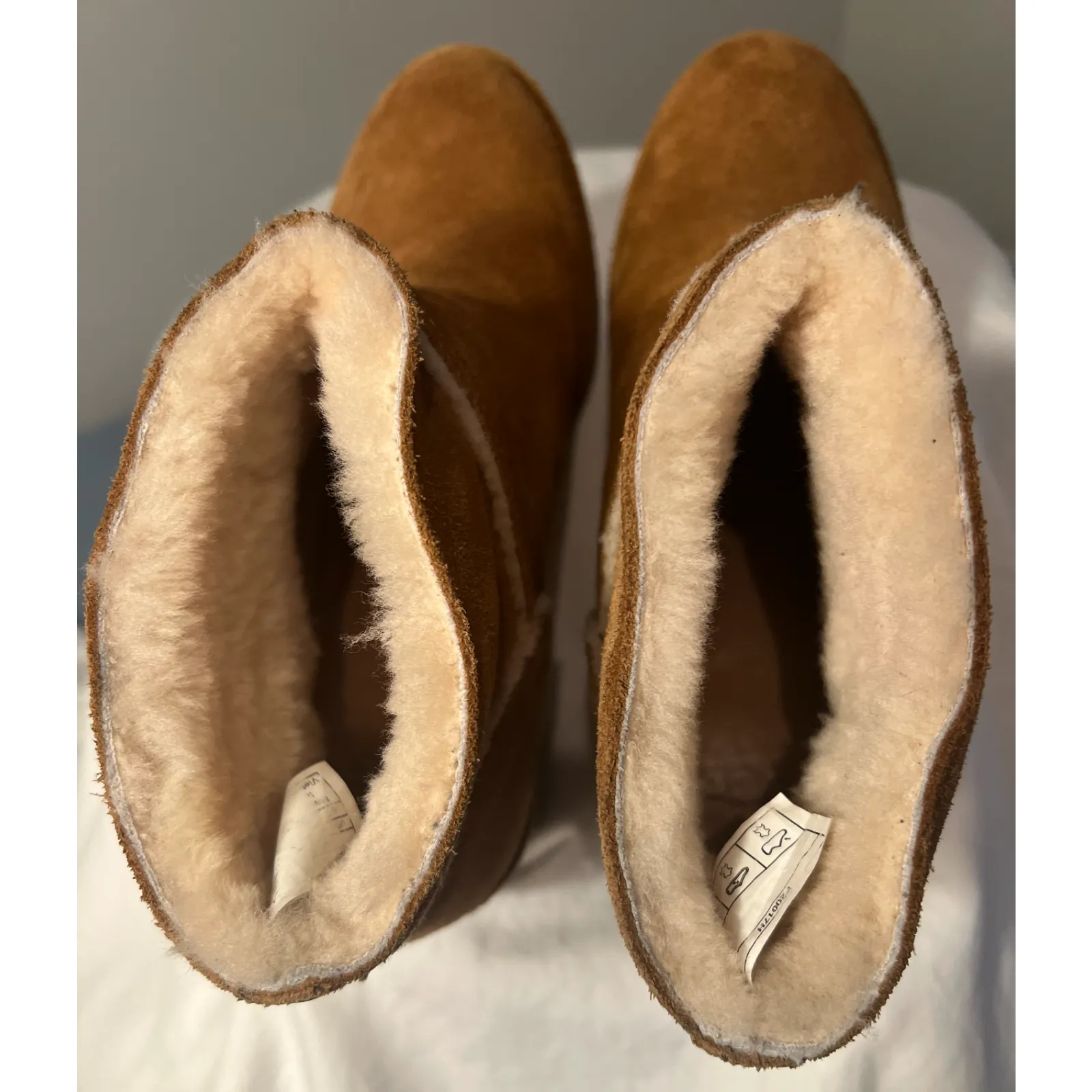 UGG Kasen Ankle Boots Womens 6.5 Tan Suede Leather Shearling Lined 3" Block Heel - Image 8