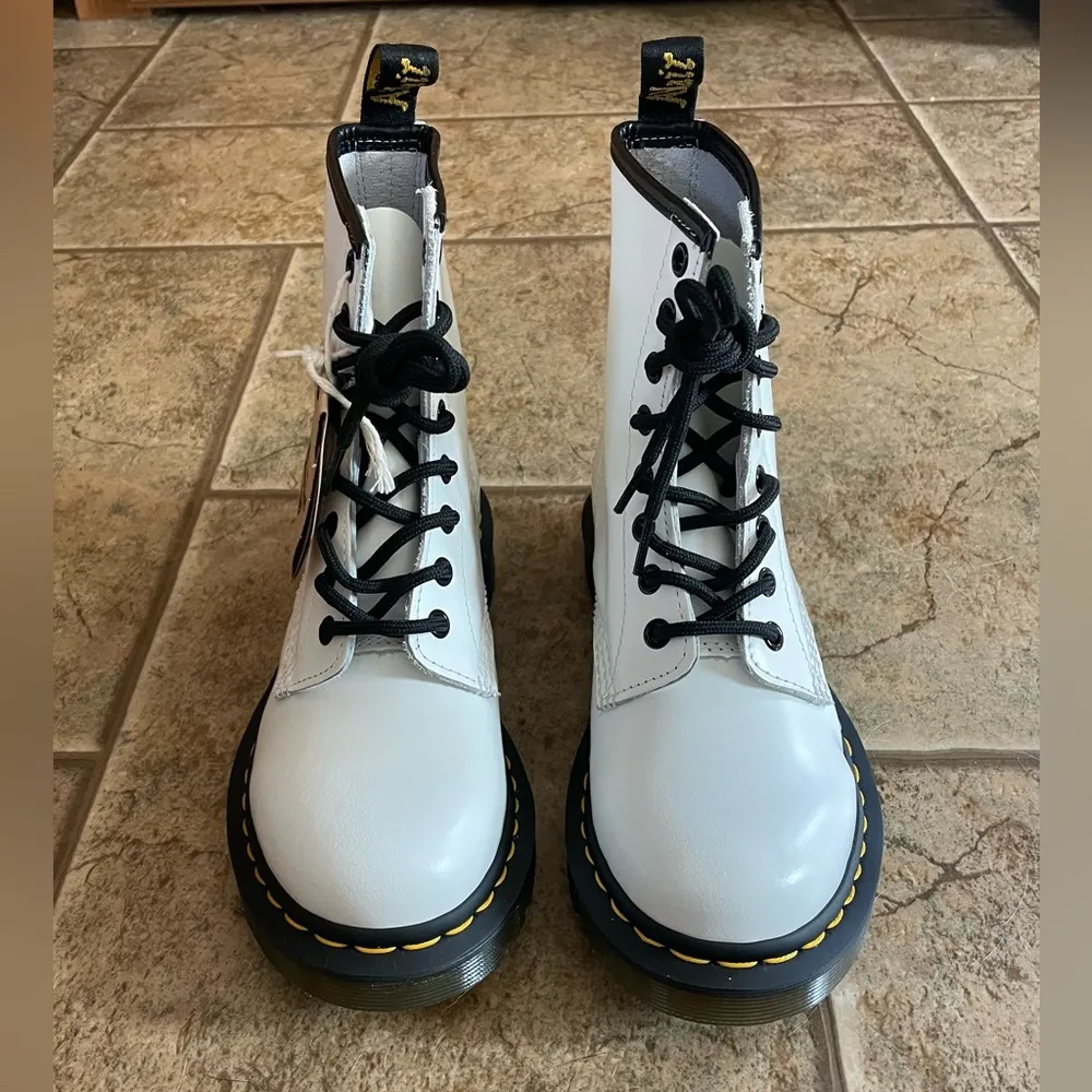 NWT Dr. Martens 1460 Pascal Virginia Leather Lace Up Boots sz 6 - Image 2
