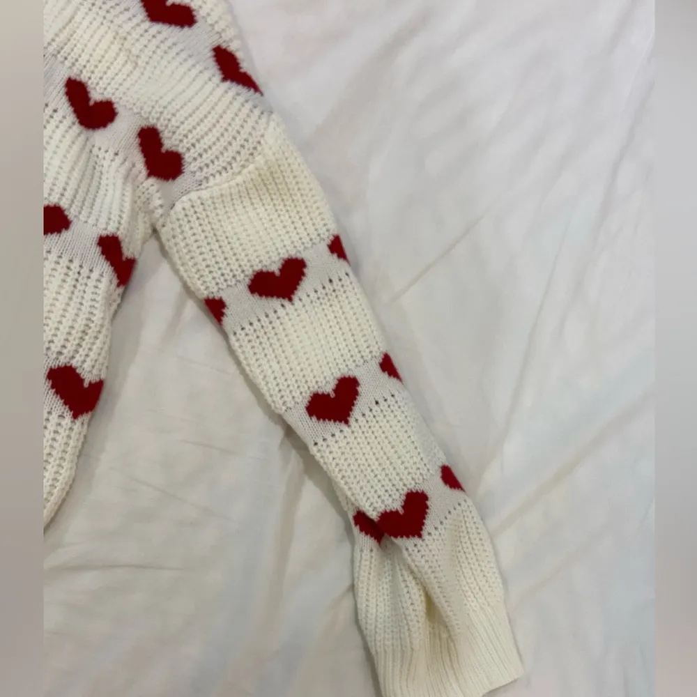 Macy's  heart knit sweater - Image 3