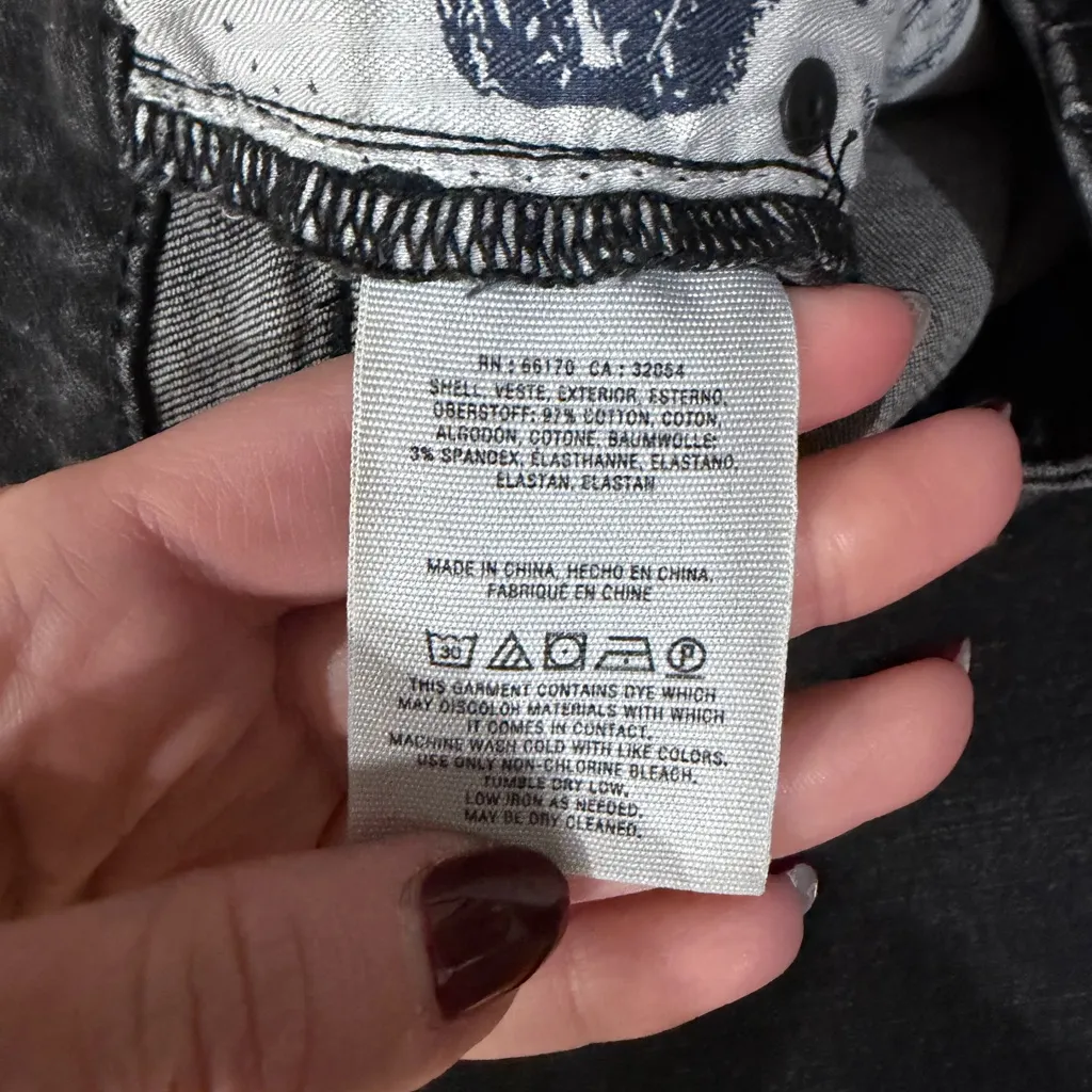 Pilcro High Rise Black Flared Cropped Black Jeans - Image 5