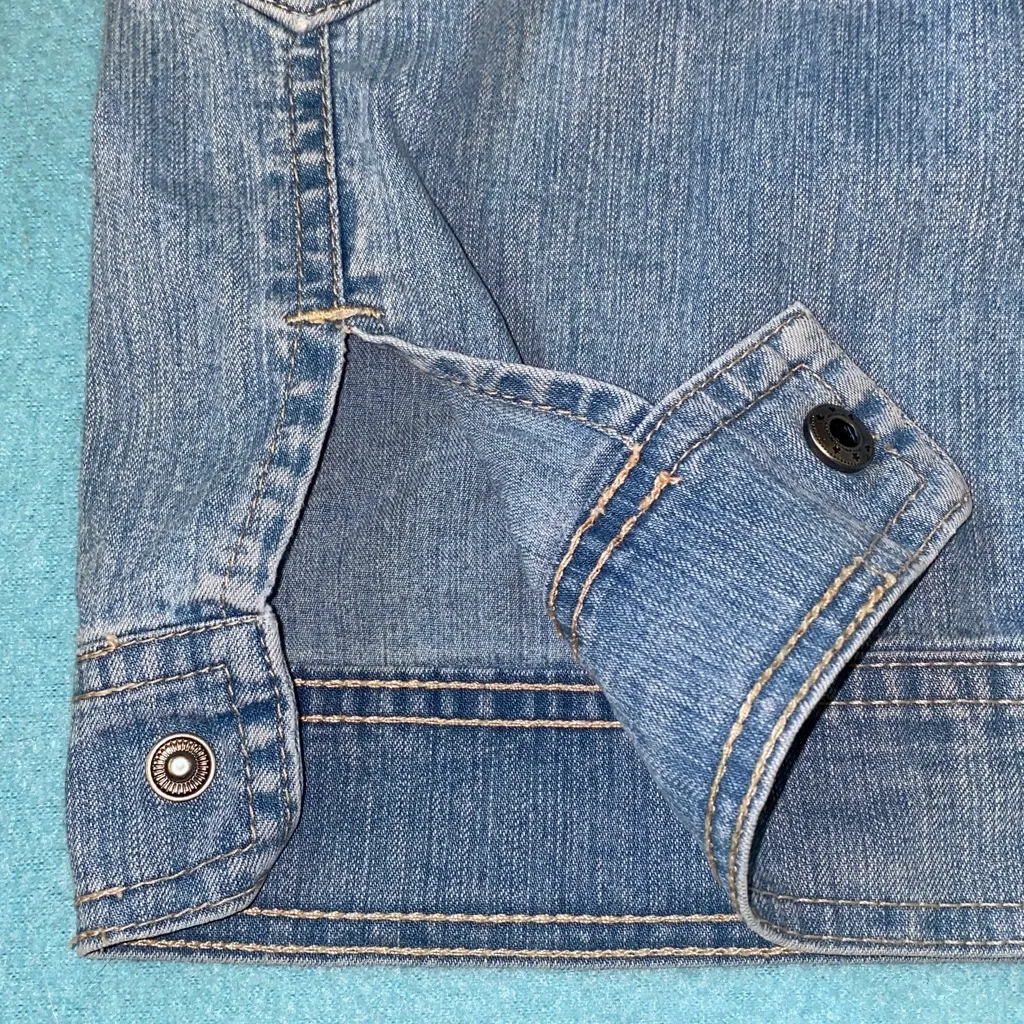 GLORIA VANDERBILT denim blue peddle pushers cargo style snap pockets size 12 - Image 3