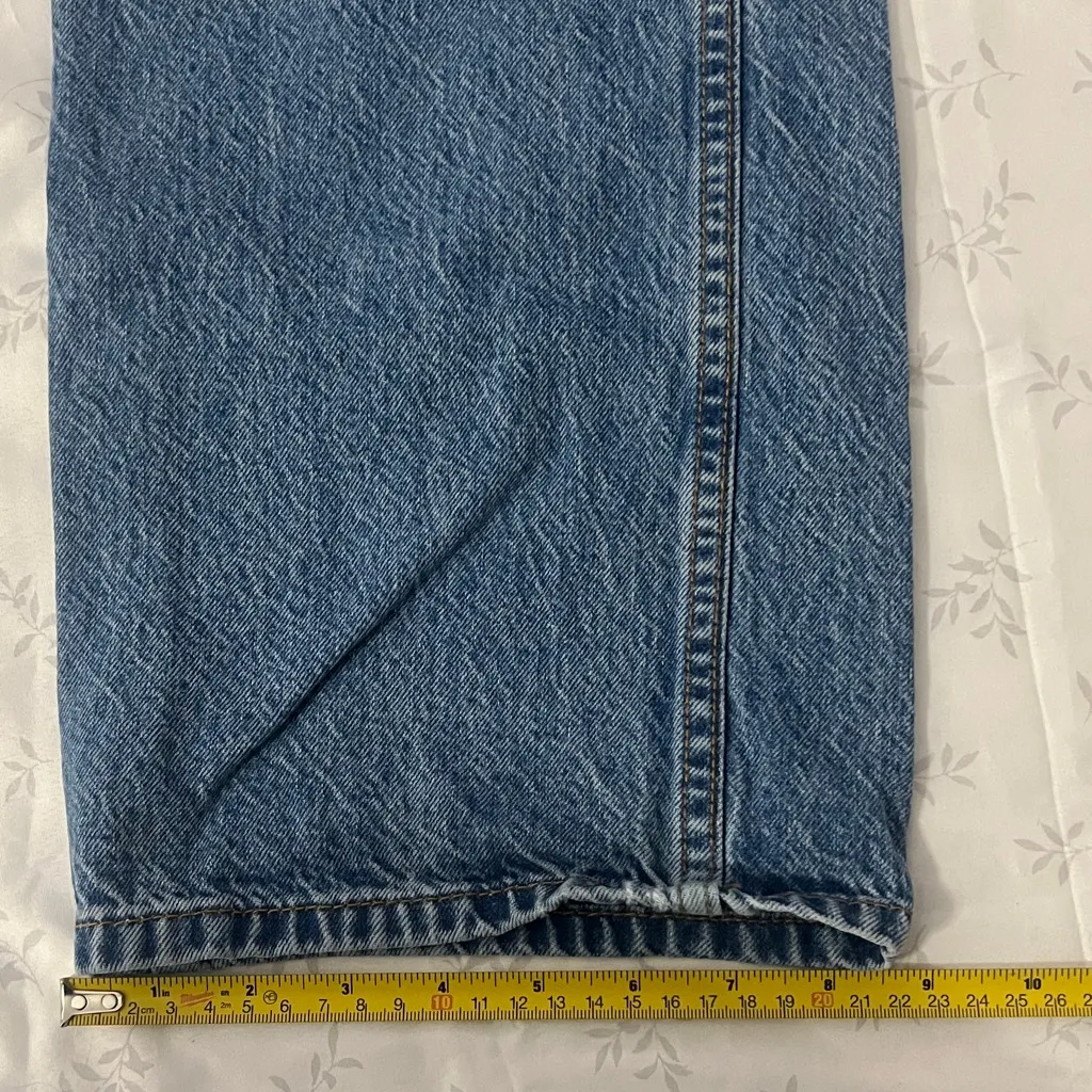 Zara women’s Classic Denim Straight Jeans - Image 4