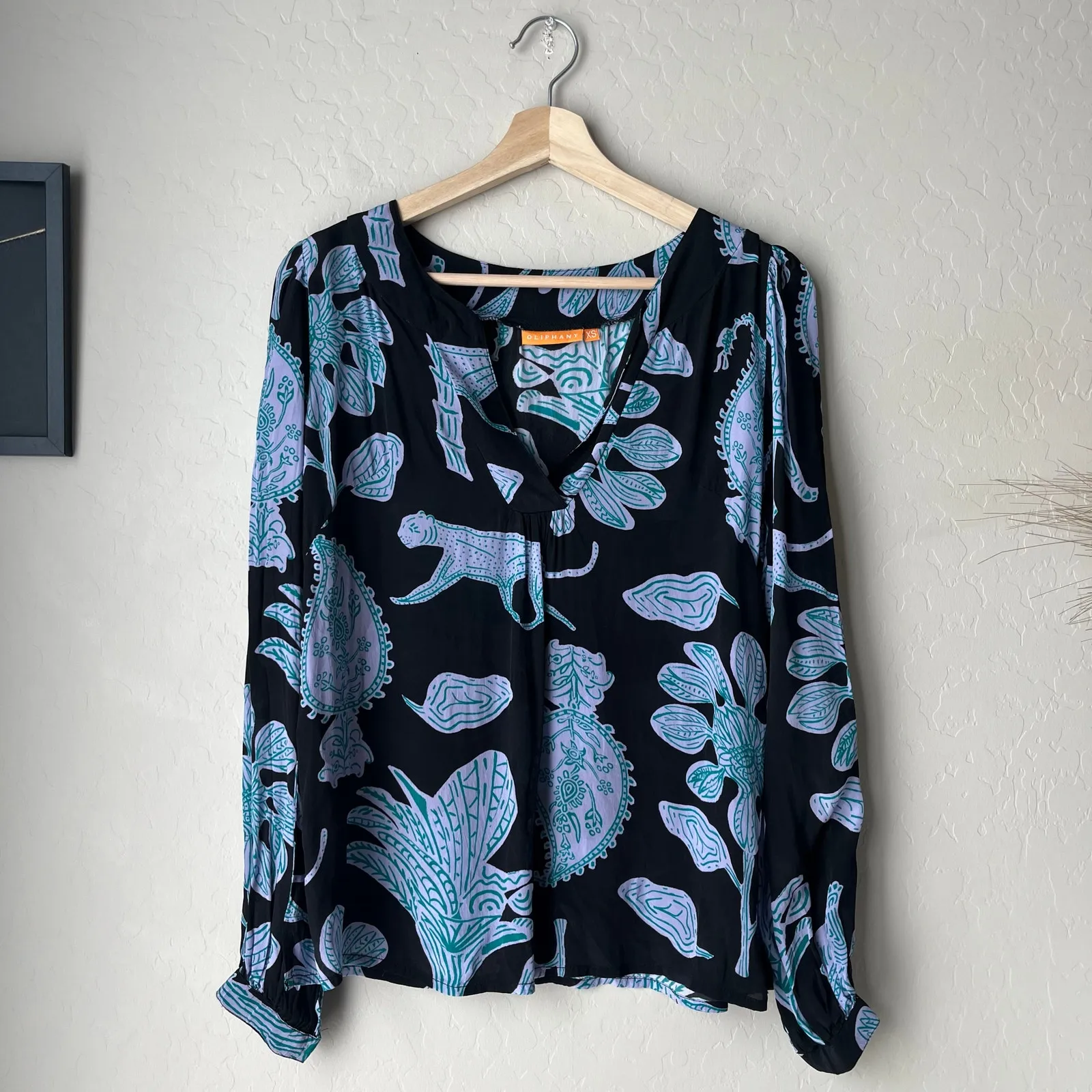 Oliphant Black Blue Paisley Cheetah Floral Print‎ Split Neck Long Sleeve Top XS - Image 2