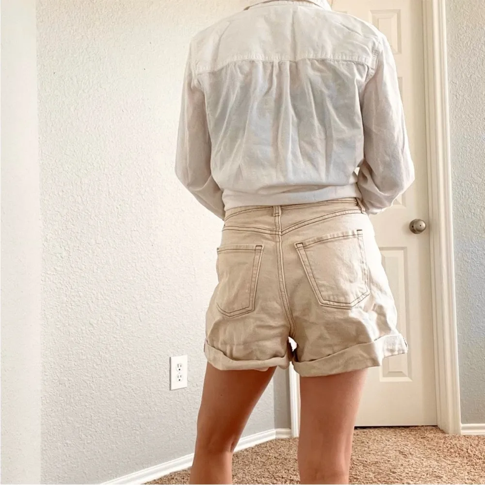 Wild Fable Cream Rolled High Rise Shorts - Image 5