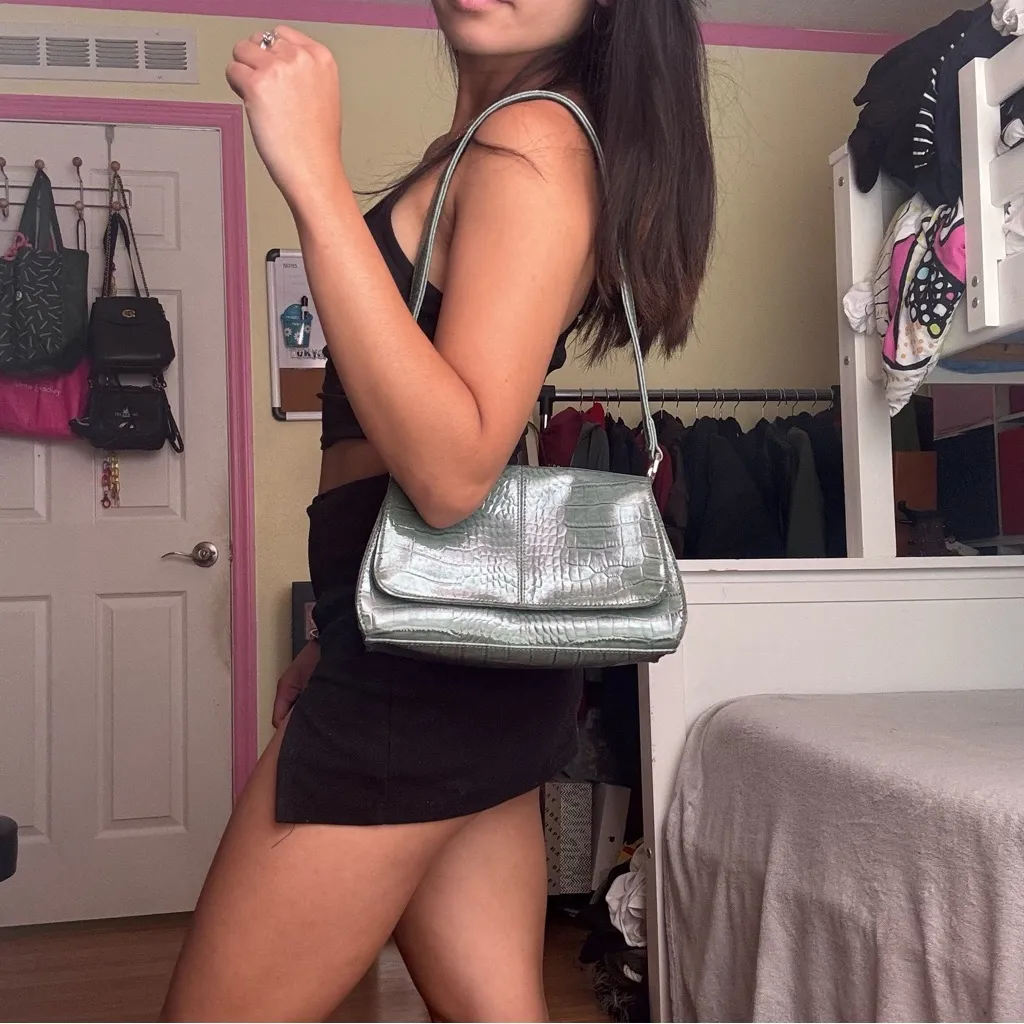 Vintage Liz Claiborne y2k Croc shoulder bag in aquamarine - Image 3