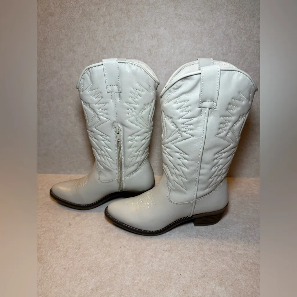 Steve Madden Women's Hayward Western White Leather Boots Size 7.5 NWT no box - Image 4