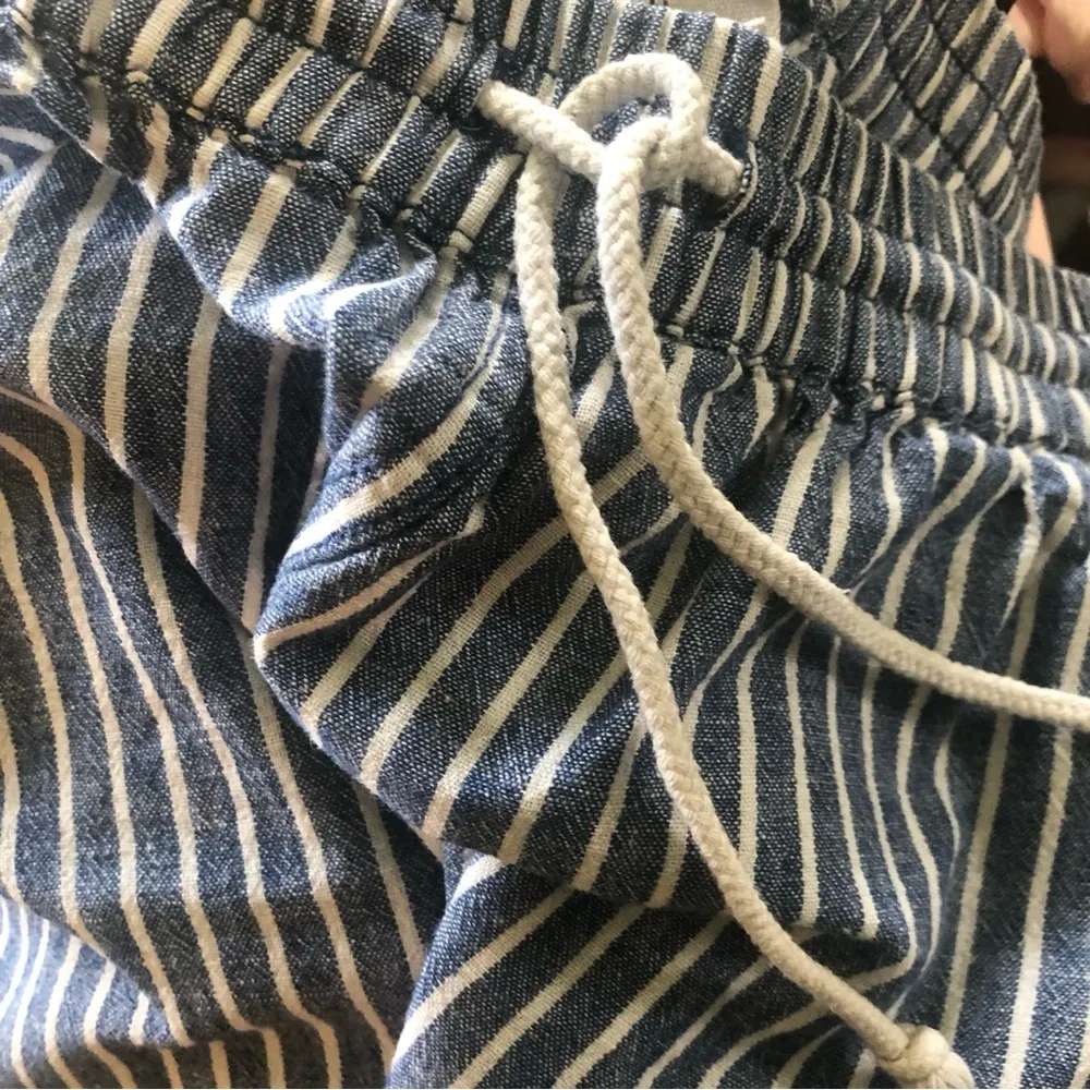 BeachLunchLounge Linen Wide Leg Crop Stripe Pant Sz. L Blue Drawstring Waist - Image 5