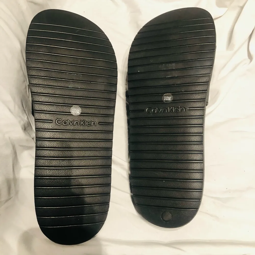 Calvin Klein Slides/Flip Flop. Size:10 - Image 7
