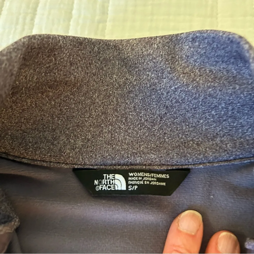 The North Face Two-Tone Pale Lilac Quarter Zip Pullover. Size Small. - Image 8