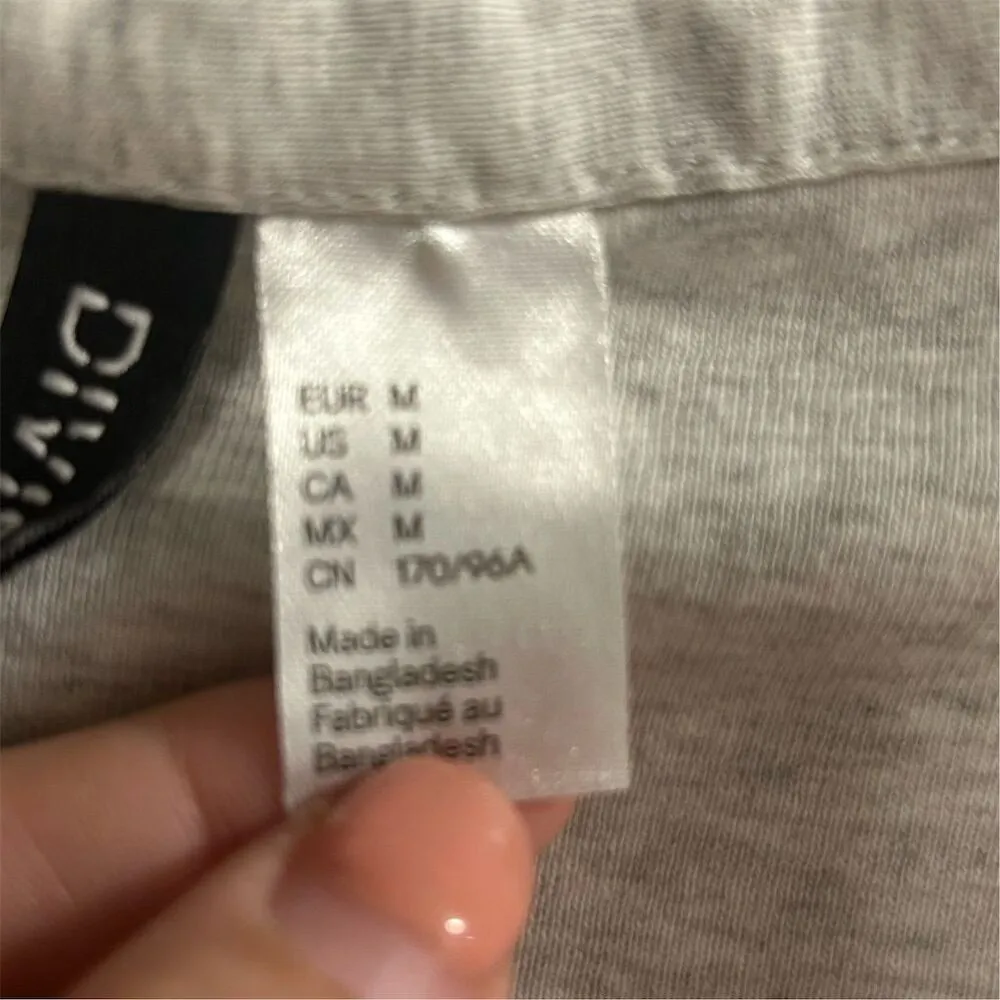 Divided Women's Cropped Button-Front Blouse Gray Size M Casual Spring - Image 8