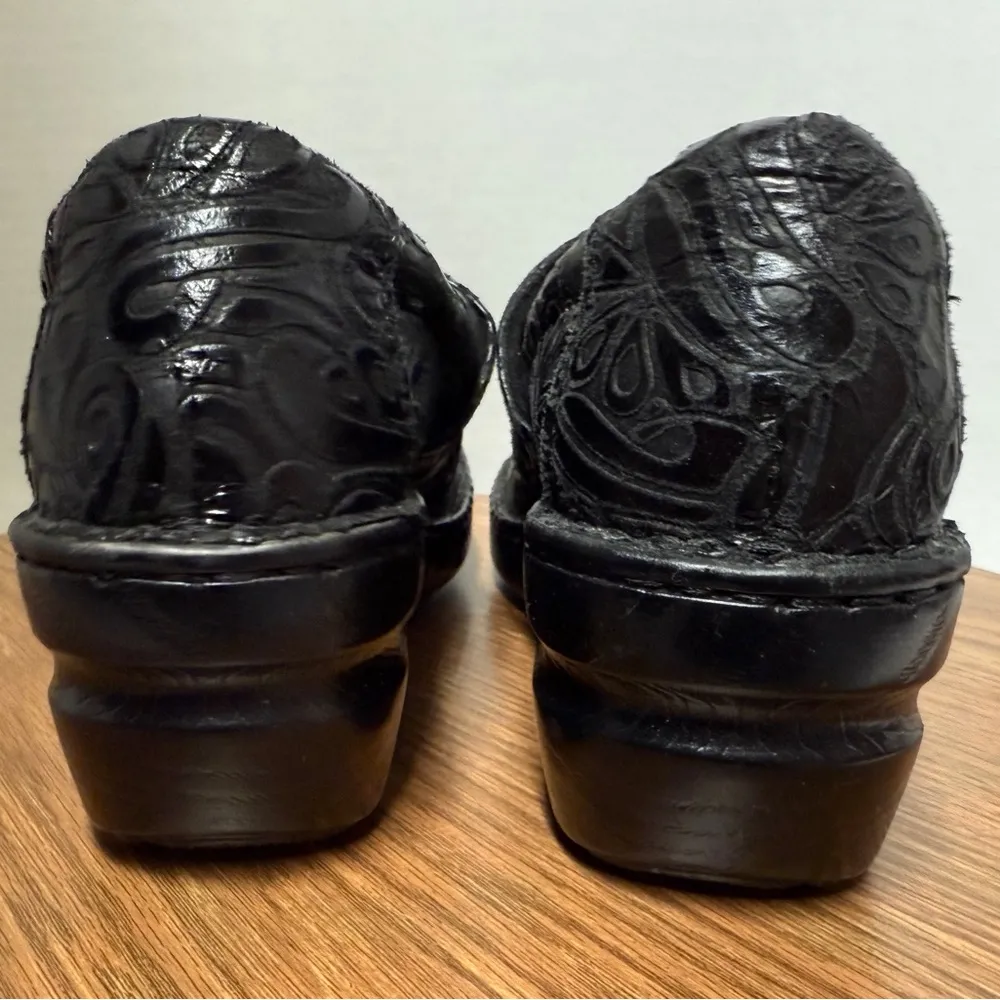 B.O.C Born Concept Womens Black Peggy Embossed Clog Shoes Size 8.5 M - Image 5