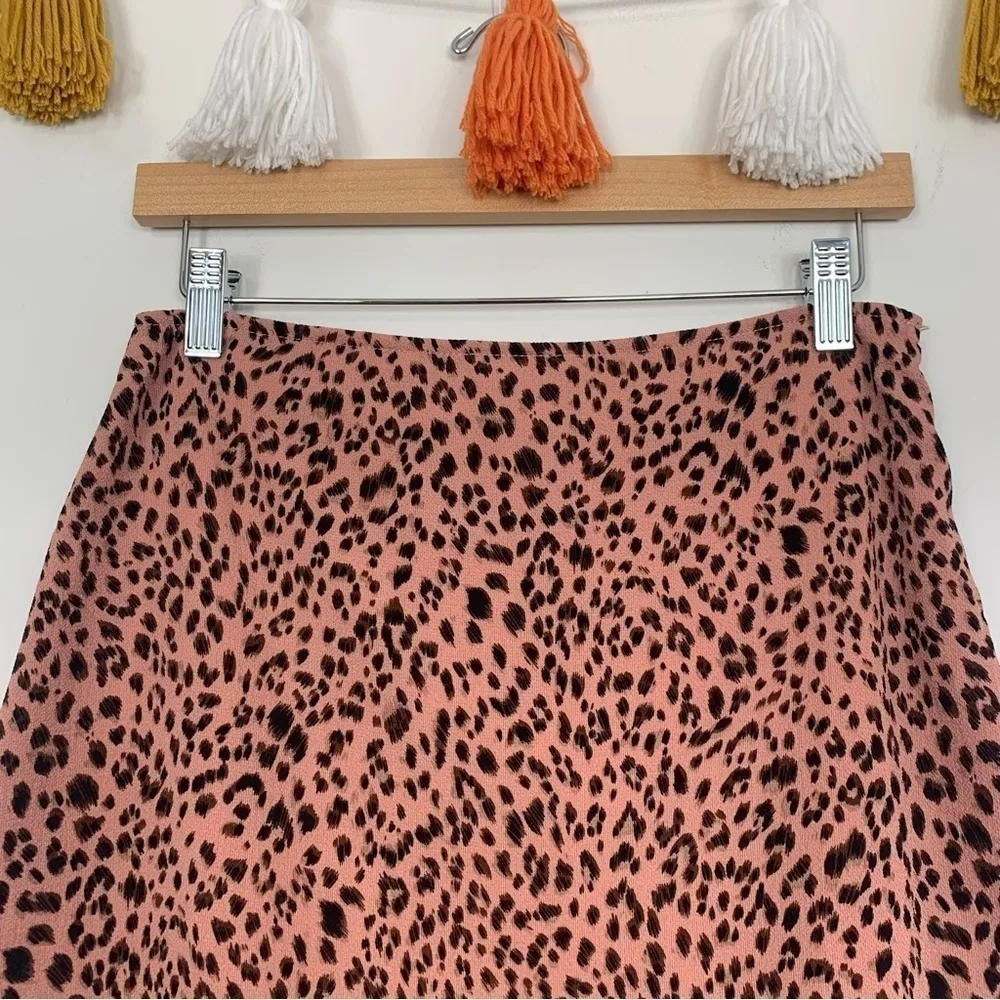 Francesca’s Mi Ami Leopard Print Pink Black Mini Skirt Size Medium - Image 3