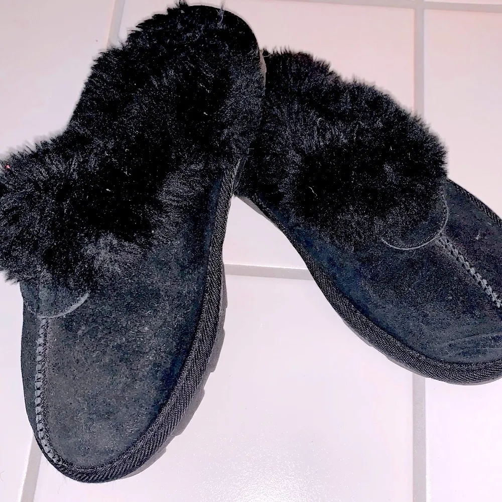 Black Genuine Leather with Faux Fur Lined Shoe Slipper Size 7 - Image 4