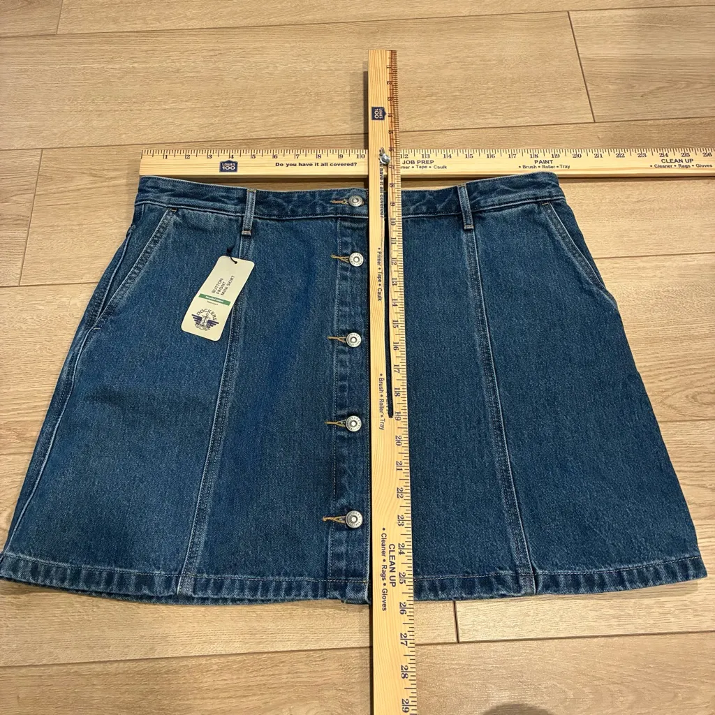 NWT Dockers Women’s Medium Wash Button Down Denim Jean Mini Skirt Size 34 - Image 2