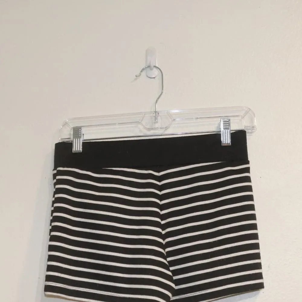 Monteau Black Pinstripe Shorts Sz M - Image 6